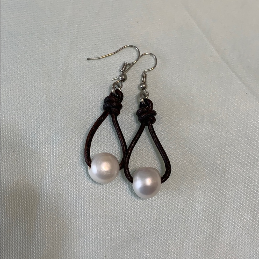 Freshwater pearl earrings